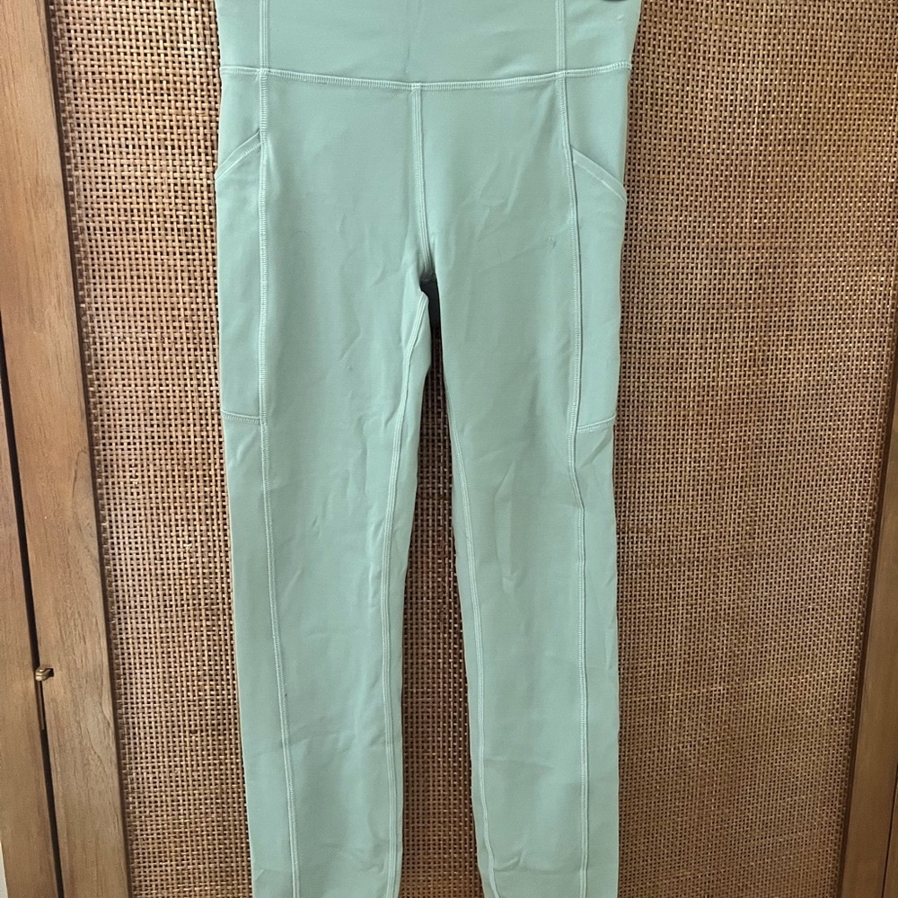 Lululemon 🍋 Align high rise leggings 🤩 size 4